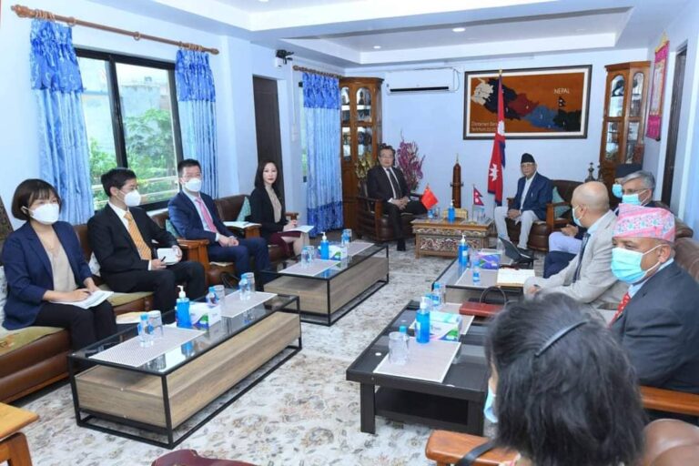 एमाले अध्यक्ष ओली र चिनियाँ कम्युनिस्ट पार्टीका विदेश विभागका प्रमुख लिउबीच भेटवार्ता