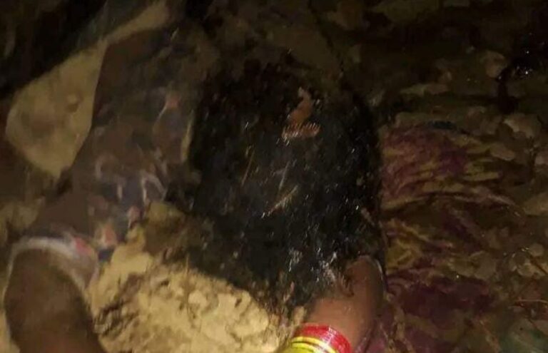 अछाममा पहिरोमा पुरिएर तीन जनाको मृत्यु