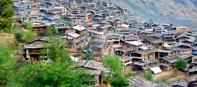 रसुवामा घरदैलो कार्यक्रम तीव्र, आश्वासन बाँड्दै उम्मेदवार