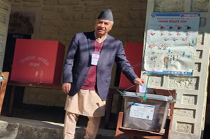 प्रधानमन्त्री देउवाले गरे मतदान