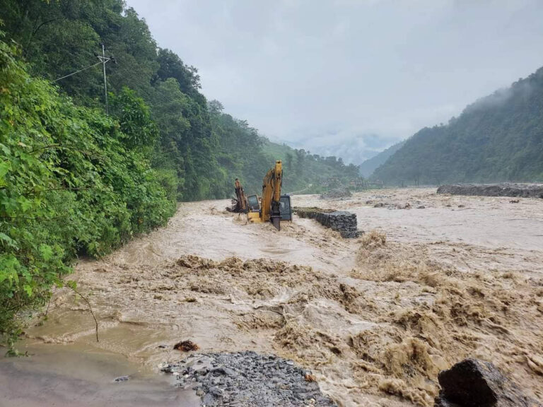 मेलम्ची नदीको जलसतह सतर्कता तह नजिक, सजग रहन आग्रह