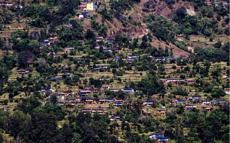 बागलुङका ग्रामीण क्षेत्र सुनसान, बुढापाकालाई गाउँ रित्तिने चिन्ता